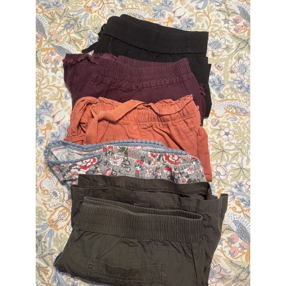 pair bundle LOFT shorts in a size Medium